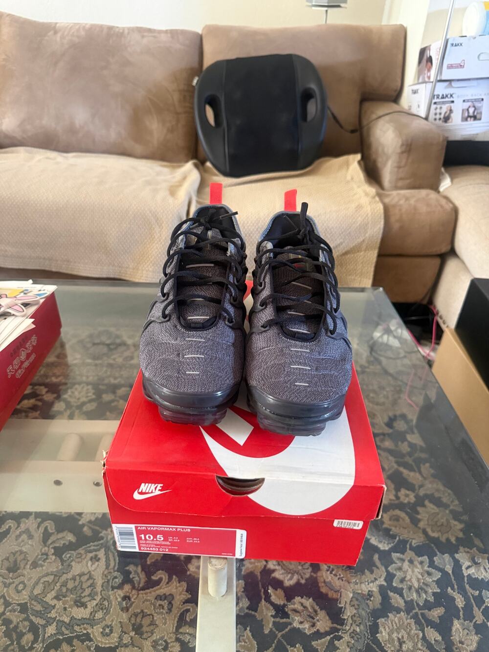 Nike Air VaporMax Plus Grey Orange Size 10.5 Preowned